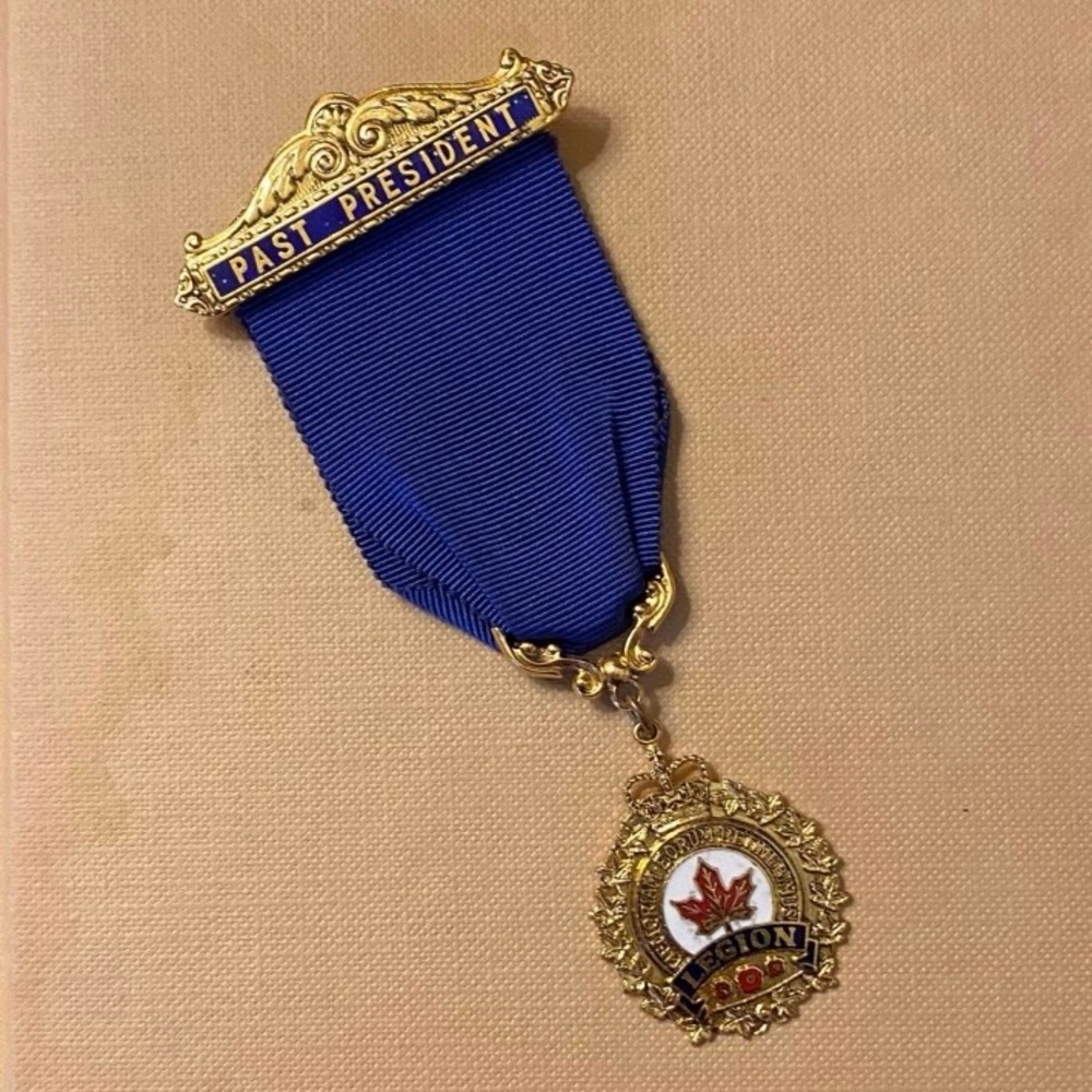 Canadian Legion Past President Medal Blue Ribbon Engraved Canada Militaria